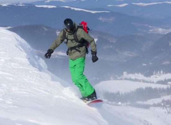 snowboarder-on-steep-slope