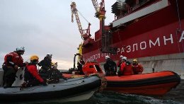 High-profile arrests of activists of Greenpeace