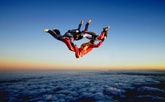 Групповая акробатика в парашютном спорте