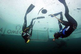 underwater ice hockey